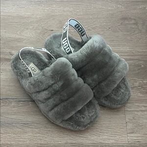 UGG Women's Grey Plush Slipper Fluff Yea Slides Size 7